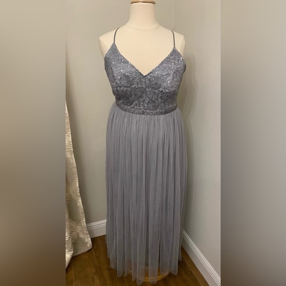 XL Dress - Picture 1 of 6